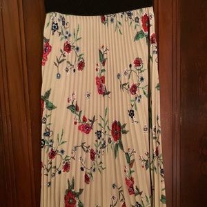 Beautiful print, LuLaRoe Jill Skirt